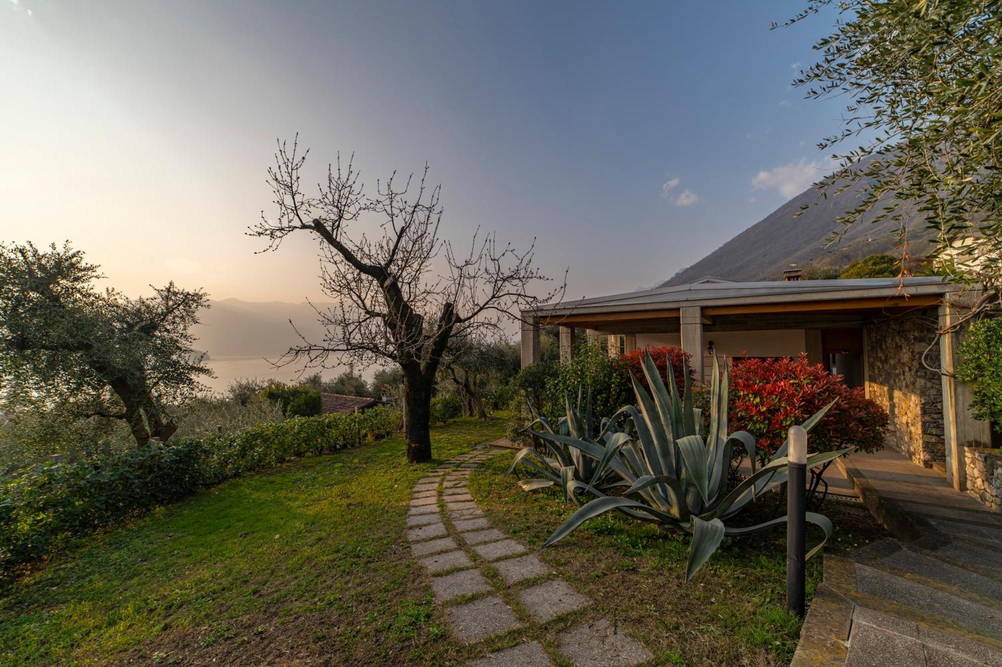 Villa Casa Degli Ulivi Sale Marasino Exterior foto